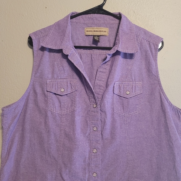 Brit & Brindle Sleeveless Button Down Top (SNAPS) - Picture 11 of 13